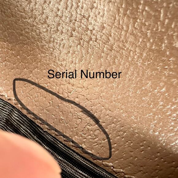 GUCCI + DISNEY Donald Duck Compact Wallet with wristlet chain RARE! with BOX - Picture 10 of 16